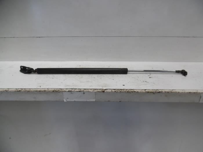 Gasfjäder, höger bak från en Mazda MPV (LW19/69) 2.0 CiTD 16V 2002