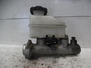 Begagnade Huvudcylinder Hyundai Elantra III 1.6i 16V Pris på förfrågan erbjuds av Verhoef Cars & Parts