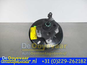 Begagnade Bromsservo Renault Captur (2R) 0.9 Energy TCE 12V Pris € 9,99 Marginaltabell erbjuds av Autodemontagebedrijf De Ooyevaar