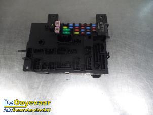 Gebruikte Zekeringkast Mitsubishi Outlander (GF/GG) 2.4 16V PHEV 4x4 Prijs € 174,99 Margeregeling aangeboden door Autodemontagebedrijf De Ooyevaar