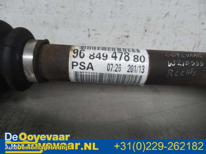 Aandrijfas rechts-voor van een Citroën DS5 (KD/KF) 2.0 HDiF 160 16V 2013