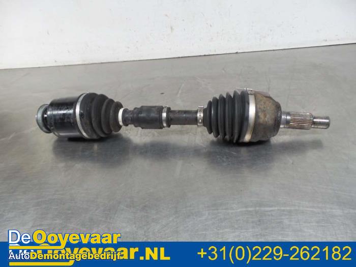 Drivaxel, höger fram från en Audi A4 Avant (B6) 1.9 TDI PDE 130 2004