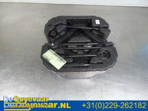 Gebruikte Gereedschap Set Kia Niro I (DE) 1.6 GDI Hybrid Prijs € 25,00 Margeregeling aangeboden door Autodemontagebedrijf De Ooyevaar