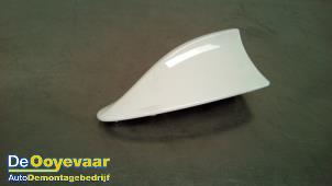 Gebruikte Antenne BMW 5 serie (F10) 520d xDrive 16V Prijs € 19,99 Margeregeling aangeboden door Autodemontagebedrijf De Ooyevaar