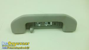 Gebruikte Handgreep Mercedes E (W213) E-200 2.0 Turbo 16V Prijs € 9,99 Margeregeling aangeboden door Autodemontagebedrijf De Ooyevaar