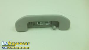 Gebruikte Handgreep Mercedes E (W213) E-200 2.0 Turbo 16V Prijs € 9,99 Margeregeling aangeboden door Autodemontagebedrijf De Ooyevaar