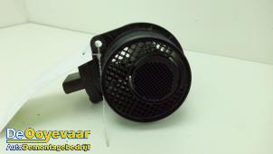 Begagnade Luftmassemätare Audi A4 Avant (B7) 2.0 TDI Pris € 9,99 Marginaltabell erbjuds av Autodemontagebedrijf De Ooyevaar