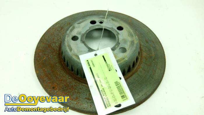 Remschijf achter van een Mercedes-Benz C Estate (S205) C-250 CDI BlueTEC, C-250 d 2.2 16V 4-Matic 2017