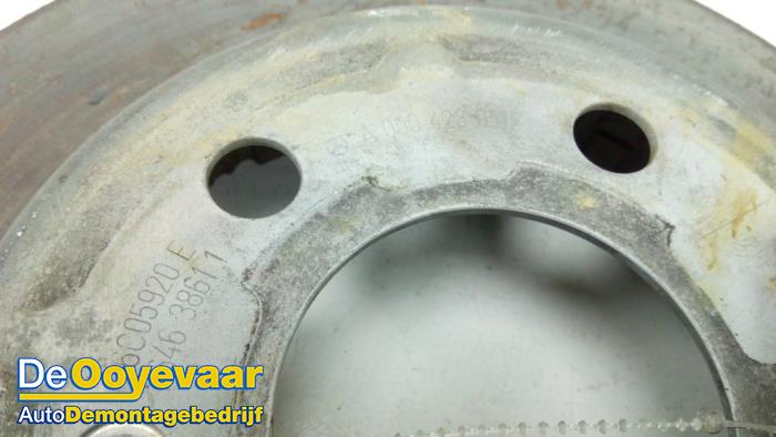 Remschijf achter van een Mercedes-Benz C Estate (S205) C-250 CDI BlueTEC, C-250 d 2.2 16V 4-Matic 2017