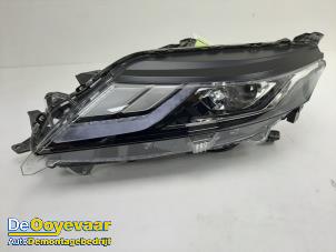 Gebruikte Linker Koplamp Mitsubishi L-200 2.2 DI-D 4WD Prijs € 299,99 Margeregeling aangeboden door Autodemontagebedrijf De Ooyevaar