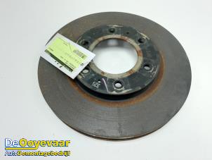 Gebruikte Remschijf voor Mitsubishi L-200 2.2 DI-D 4WD Prijs € 19,99 Margeregeling aangeboden door Autodemontagebedrijf De Ooyevaar