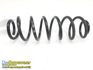 Gebruikte Schroefveer achter Skoda Rapid 1.2 TSI Prijs € 15,00 Margeregeling aangeboden door Autodemontagebedrijf De Ooyevaar