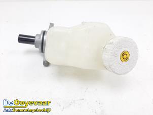 Gebruikte Hoofdremcilinder Mitsubishi Space Star (A0) 1.2 12V Prijs € 19,99 Margeregeling aangeboden door Autodemontagebedrijf De Ooyevaar