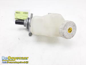 Begagnade Huvudcylinder Mitsubishi Space Star (A0) 1.2 12V Pris € 19,99 Marginaltabell erbjuds av Autodemontagebedrijf De Ooyevaar