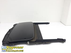 Begagnade Skjutbart tak Volvo V60 I (FW/GW) 2.4 D6 20V Plug-in Hybrid AWD Pris € 69,99 Marginaltabell erbjuds av Autodemontagebedrijf De Ooyevaar