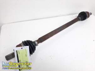 Gebruikte Aandrijfas rechts-achter Renault Twingo III (AH) 1.0 SCe 75 12V Prijs € 25,00 Margeregeling aangeboden door Autodemontagebedrijf De Ooyevaar