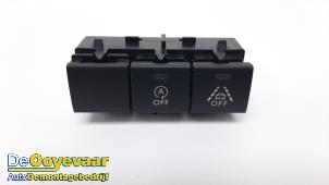 Begagnade Start/stopp-brytare Peugeot 308 SW (L4/L9/LC/LJ/LR) 1.2 12V e-THP PureTech 130 Pris € 14,99 Marginaltabell erbjuds av Autodemontagebedrijf De Ooyevaar