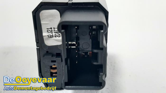 Spiegel Schakelaar van een Suzuki Swift (ZC/ZD) 1.2 Dual Jet 16V 2018