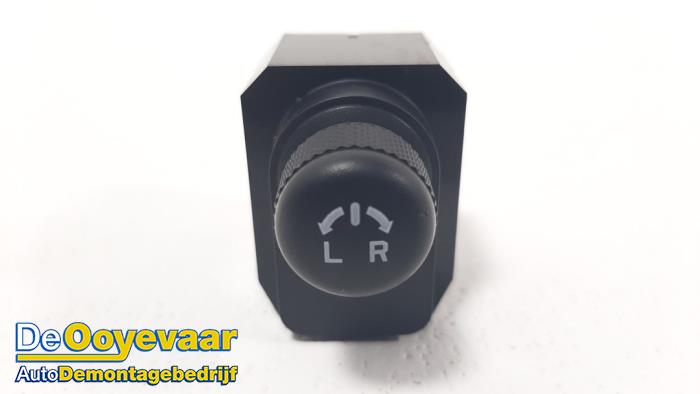 Spiegel Schakelaar van een Suzuki Swift (ZC/ZD) 1.2 Dual Jet 16V 2018