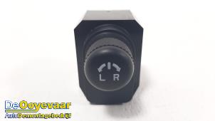 Gebruikte Spiegel Schakelaar Suzuki Swift (ZC/ZD) 1.2 Dual Jet 16V Prijs € 9,99 Margeregeling aangeboden door Autodemontagebedrijf De Ooyevaar