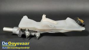 Gebruikte Hoofdremcilinder Mazda CX-5 II (KF) 2.5 SkyActiv-G 194 16V 4WD Prijs € 29,99 Margeregeling aangeboden door Autodemontagebedrijf De Ooyevaar