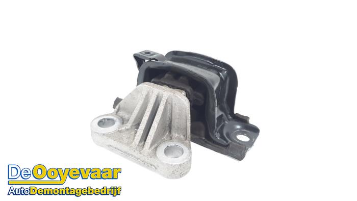 Fäste, växellåda från en Opel Corsa E 1.4 16V 2019