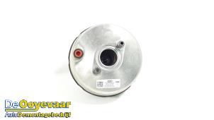 Gebruikte Rembekrachtiger Audi A4 Avant (B9) 2.0 TDI Ultra 16V Prijs € 49,99 Margeregeling aangeboden door Autodemontagebedrijf De Ooyevaar