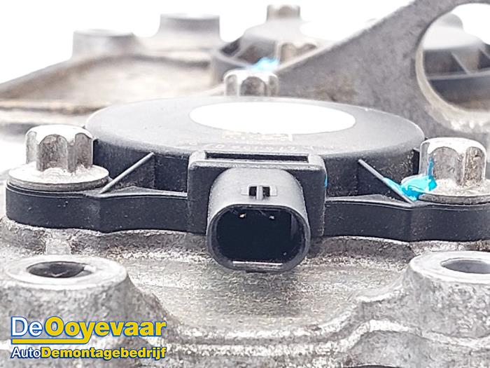 Nokkenas Verstelling van een Mercedes-Benz C Estate (S205) C-200 2.0 CGI 16V 2018