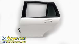 Gebruikte Portier 4Deurs links-achter Mercedes C Estate (S204) 3.5 C-350 CGI V6 24V BlueEfficiency Prijs € 74,99 Margeregeling aangeboden door Autodemontagebedrijf De Ooyevaar