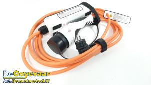 Gebruikte Oplaadkabel elektrische auto Kia Niro I (DE) E-Niro 64 kWh Prijs € 299,99 Margeregeling aangeboden door Autodemontagebedrijf De Ooyevaar