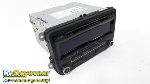 Begagnade Radio Volkswagen Jetta IV (162/16A) 1.6 TDI 16V Pris € 29,99 Marginaltabell erbjuds av Autodemontagebedrijf De Ooyevaar