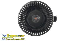 Gebruikte Kachel Ventilatiemotor BMW 5 serie Touring (G31) 530i xDrive 2.0 TwinPower Turbo 16V Prijs € 39,99 Margeregeling aangeboden door Autodemontagebedrijf De Ooyevaar