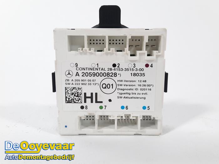 Deur module van een Mercedes-Benz C (W205) C-200 2.0 CGI 16V 2018