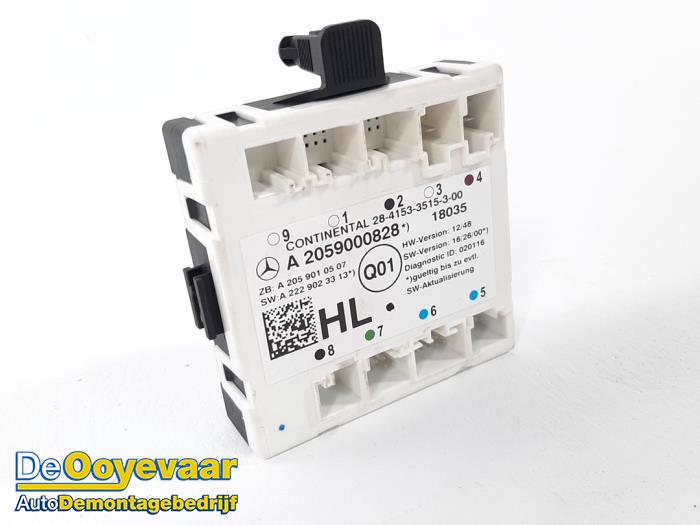 Deur module van een Mercedes-Benz C (W205) C-200 2.0 CGI 16V 2018