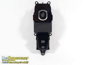 Begagnade Brytare, parkeringsbroms Volvo S90 II 2.0 D4 16V Pris € 29,99 Marginaltabell erbjuds av Autodemontagebedrijf De Ooyevaar