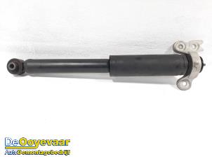 Begagnade Stötdämpare, höger bak Opel Insignia Grand Sport 2.0 D 16V Pris € 29,99 Marginaltabell erbjuds av Autodemontagebedrijf De Ooyevaar