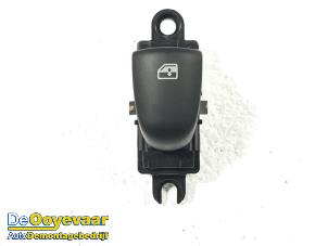 Begagnade Brytare, eldrivna fönster Renault Koleos II (RZGH) 1.7 Blue dCi 150 Pris € 5,00 Marginaltabell erbjuds av Autodemontagebedrijf De Ooyevaar