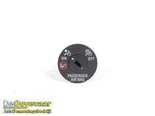 Gebruikte Airbag schakelaar Opel Insignia Grand Sport 2.0 D 16V Prijs € 9,99 Margeregeling aangeboden door Autodemontagebedrijf De Ooyevaar