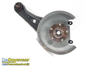 Gebruikte Asschenkel links-achter Mitsubishi ASX 2.2 DI-D 16V 4WD Prijs € 49,99 Margeregeling aangeboden door Autodemontagebedrijf De Ooyevaar