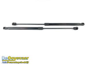 Begagnade Set med gasfjädrar, motorhuv Jaguar I-Pace EV400 AWD Pris € 19,99 Marginaltabell erbjuds av Autodemontagebedrijf De Ooyevaar