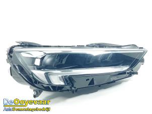 Begagnade Strålkastare, höger Opel Insignia Grand Sport 1.5 CDTI 12V Pris € 339,99 Marginaltabell erbjuds av Autodemontagebedrijf De Ooyevaar
