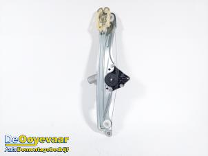 Begagnade Fönstermekanism för bakre dörr, 4-dörrars, höger Opel Insignia Grand Sport 1.5 CDTI 12V Pris € 29,99 Marginaltabell erbjuds av Autodemontagebedrijf De Ooyevaar