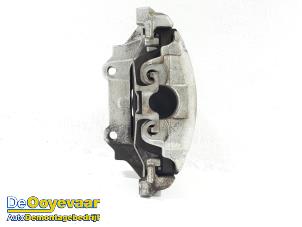 Begagnade Främre bromsok, höger Ford Transit Connect (PJ2) 1.5 EcoBlue Pris € 25,00 Marginaltabell erbjuds av Autodemontagebedrijf De Ooyevaar