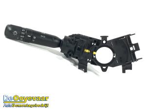 Gebruikte Richtingaanwijzer Schakelaar Kia Picanto (JA) 1.0 12V Prijs € 15,00 Margeregeling aangeboden door Autodemontagebedrijf De Ooyevaar