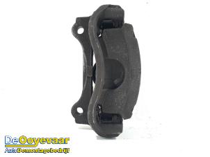 Begagnade Bakre bromsok, vänster Fiat Ducato (250) 2.3 D 130 Multijet Pris € 49,99 Marginaltabell erbjuds av Autodemontagebedrijf De Ooyevaar