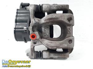 Gebruikte Remklauw (Tang) rechts-achter Mercedes CLA Shooting Brake (118.6) 2.0 CLA-250 Turbo 16V Prijs € 39,99 Margeregeling aangeboden door Autodemontagebedrijf De Ooyevaar