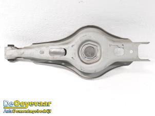 Gebruikte Draagarm onder links-achter Opel Insignia Sports Tourer Prijs € 39,99 Margeregeling aangeboden door Autodemontagebedrijf De Ooyevaar