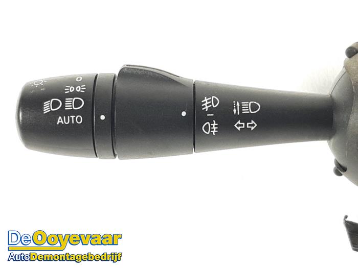 Combischakelaar Stuurkolom van een Opel Vivaro 1.6 CDTI BiTurbo 120 2016