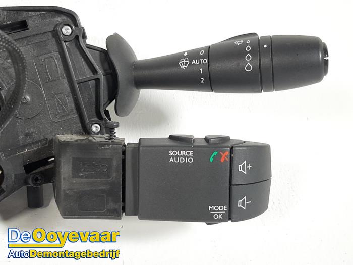 Combischakelaar Stuurkolom van een Opel Vivaro 1.6 CDTI BiTurbo 120 2016