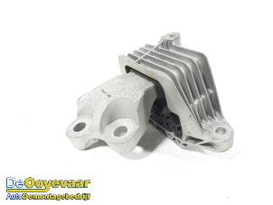 Używane Wspornik silnika Opel Insignia Sports Tourer Cena € 19,99 Procedura marży oferowane przez Autodemontagebedrijf De Ooyevaar